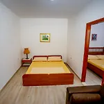 Visnja Omis
