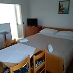 Apartment Visnja Omis