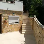 Visnja Omis